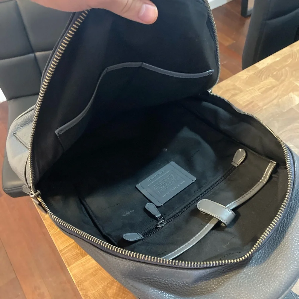Coach Men's Metropolitan Soft Backpack (Graphite, Good Condition) - Picture 4 of 4